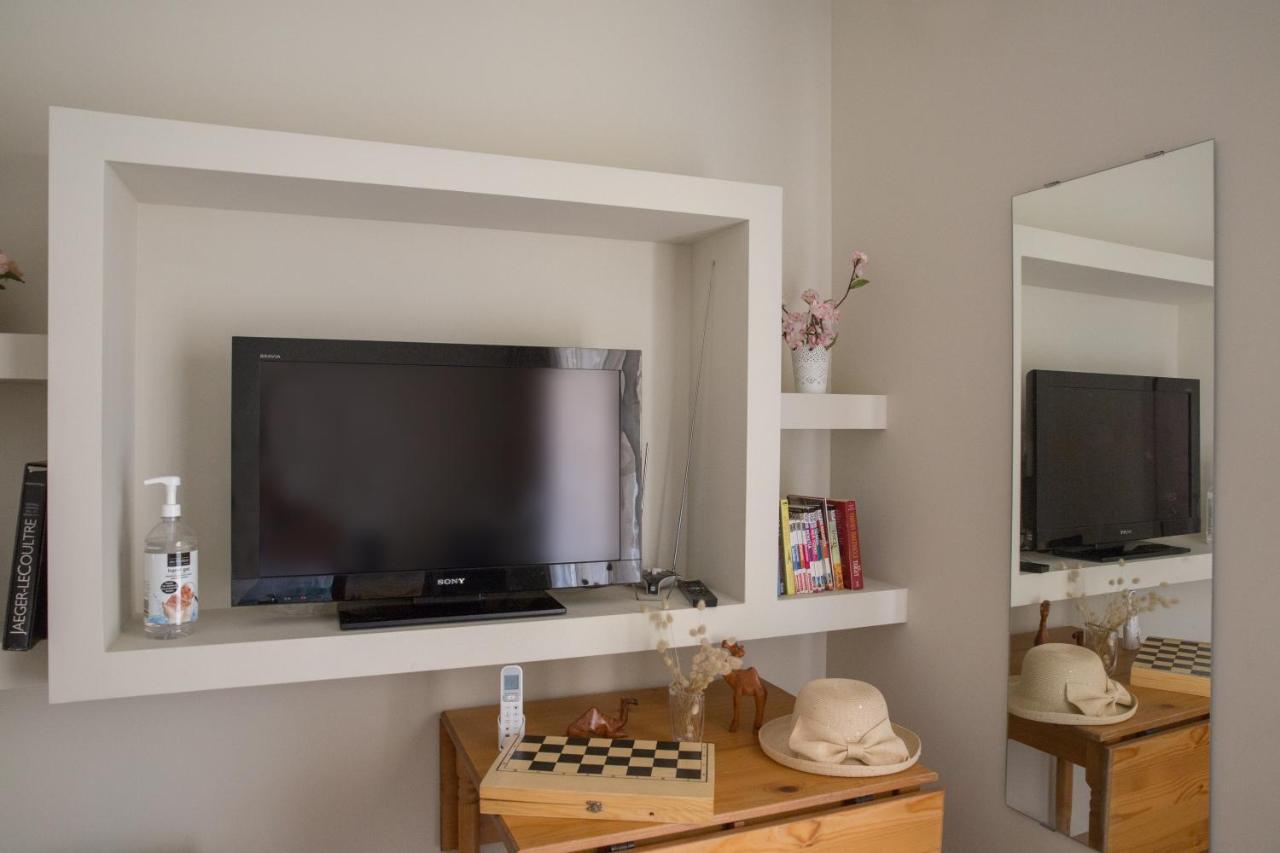 Cosy Apartment With Terrace Near Metro Station أثينا المظهر الخارجي الصورة