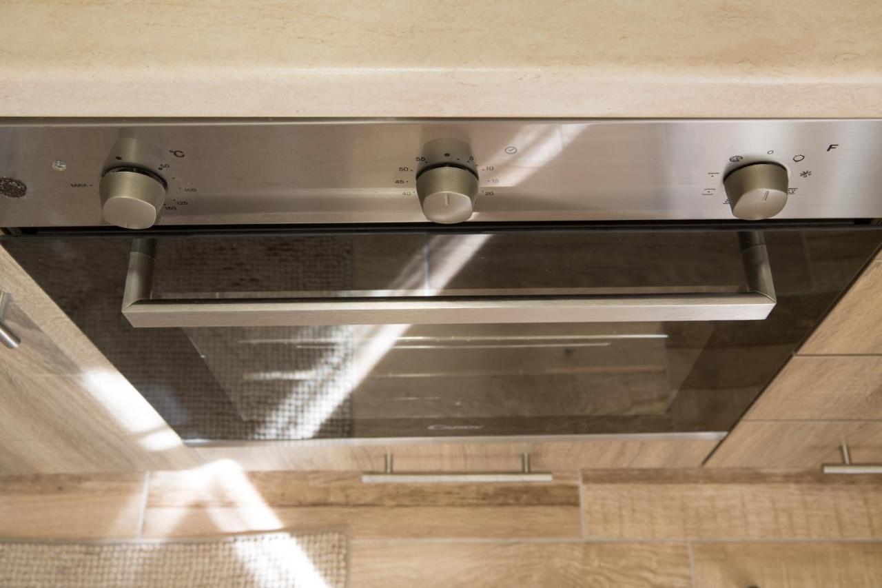 Cosy Apartment With Terrace Near Metro Station أثينا المظهر الخارجي الصورة