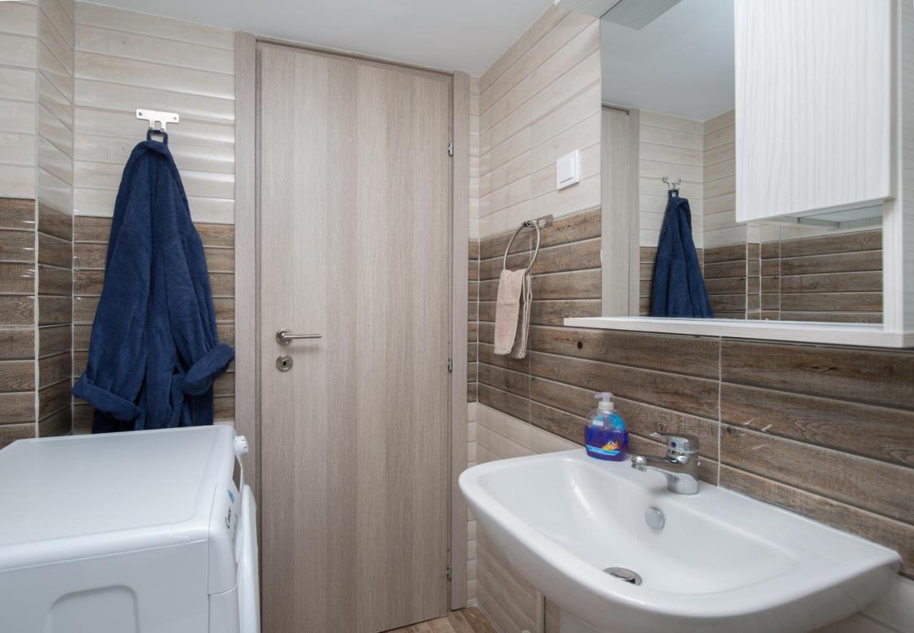 Cosy Apartment With Terrace Near Metro Station أثينا المظهر الخارجي الصورة