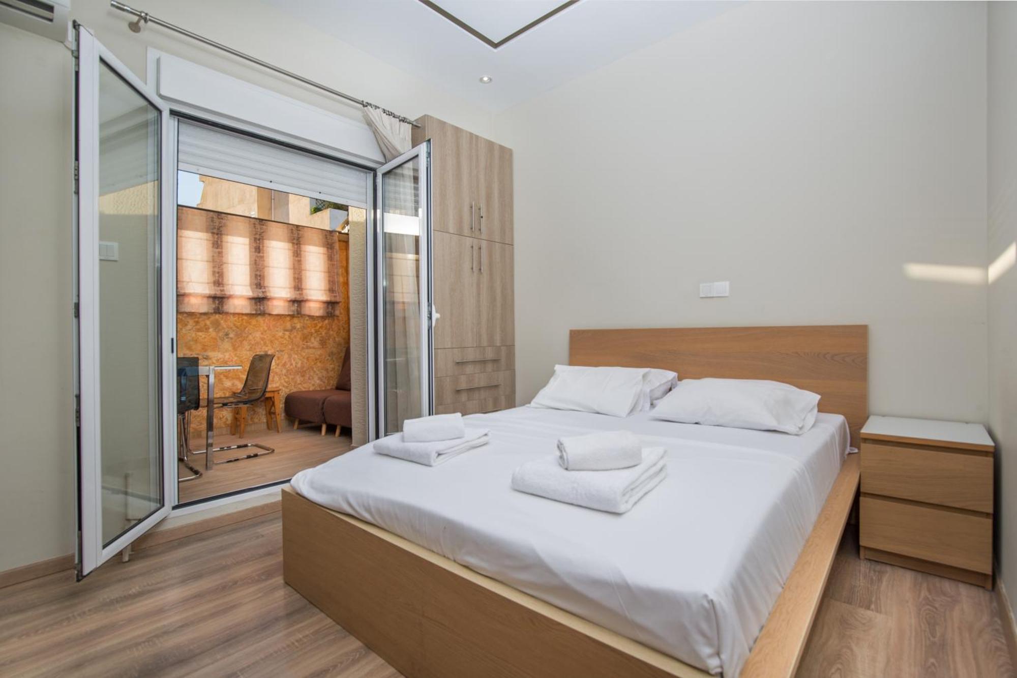 Cosy Apartment With Terrace Near Metro Station أثينا المظهر الخارجي الصورة